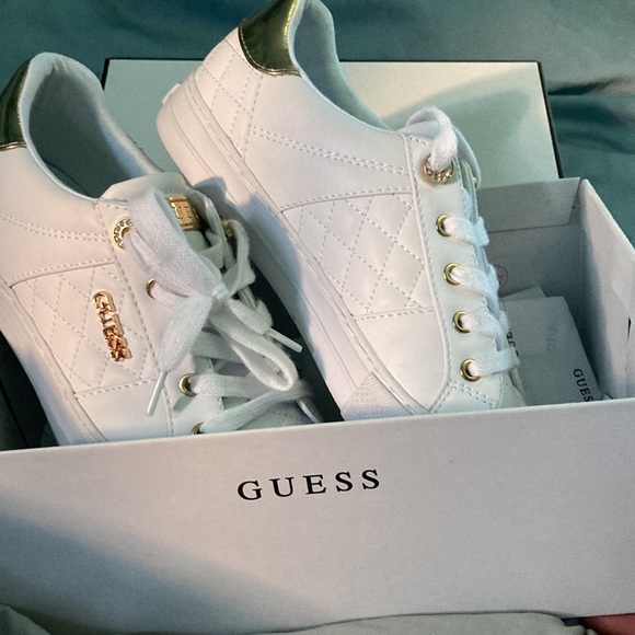 GUESS Shoes - Picture 2 of 3
